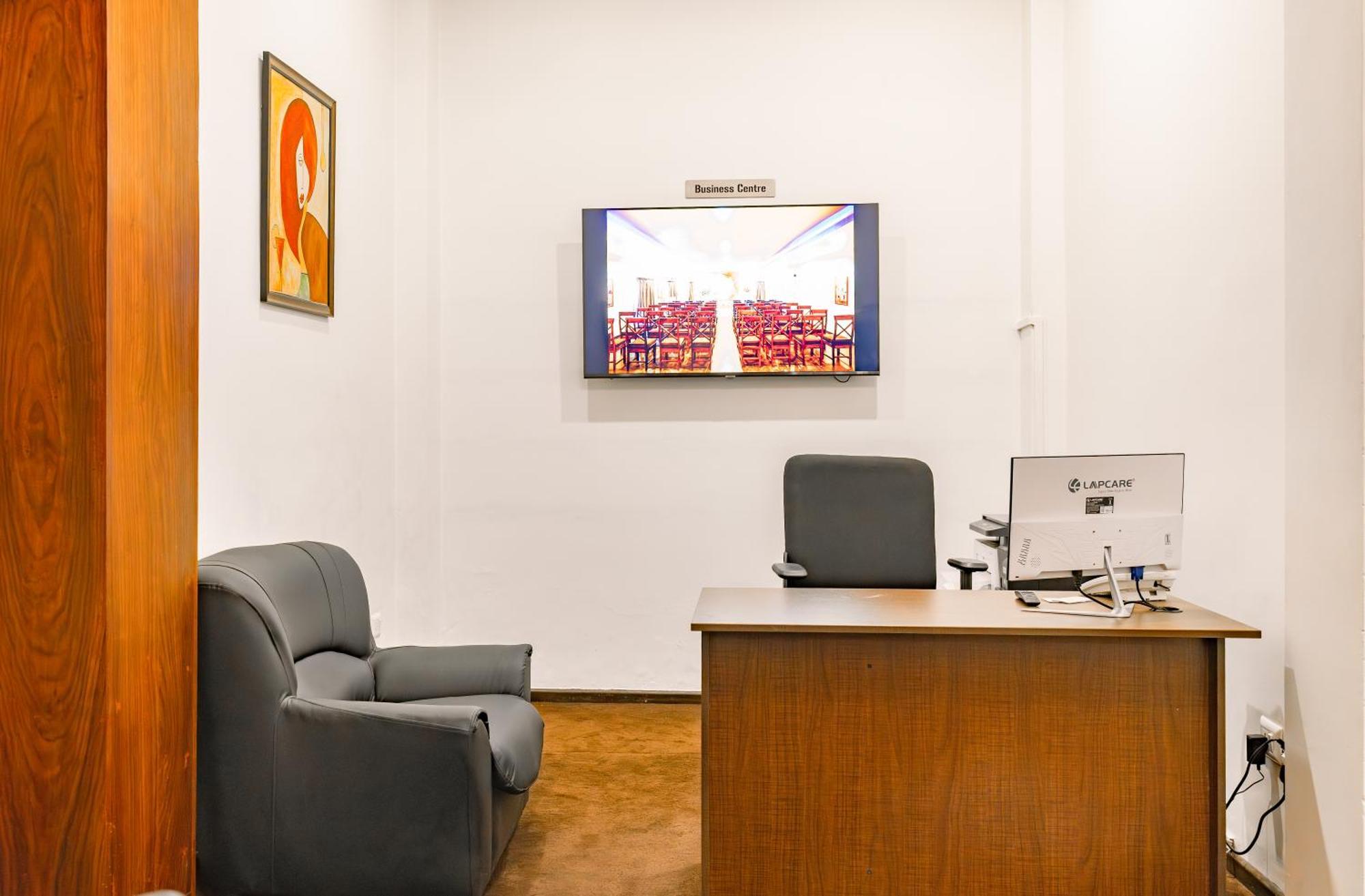 Hotel Narendra Central Muvattupuzha Dış mekan fotoğraf