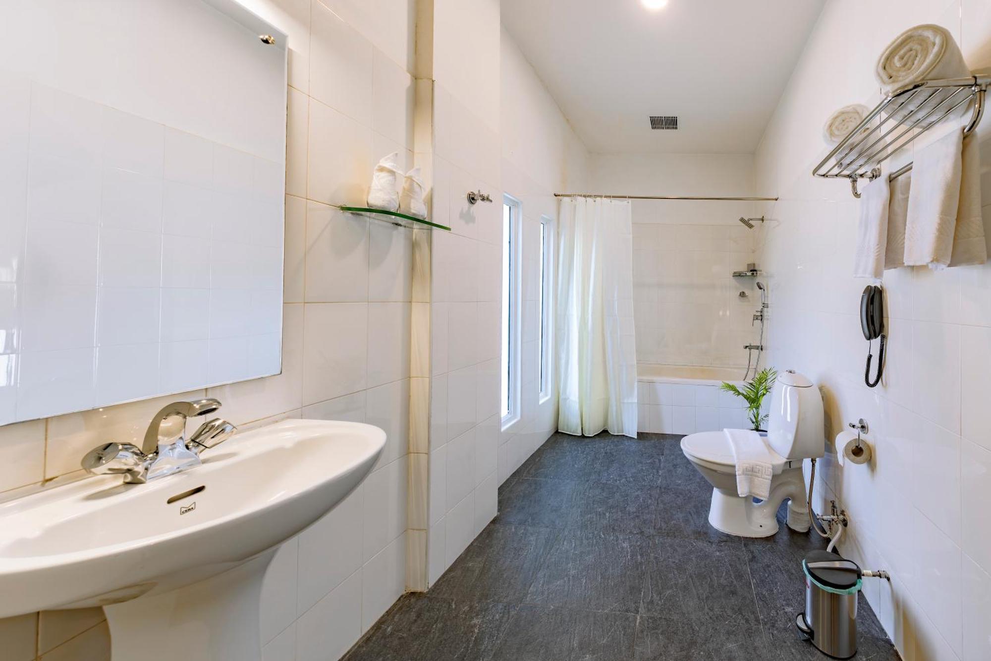 Hotel Narendra Central Muvattupuzha Dış mekan fotoğraf