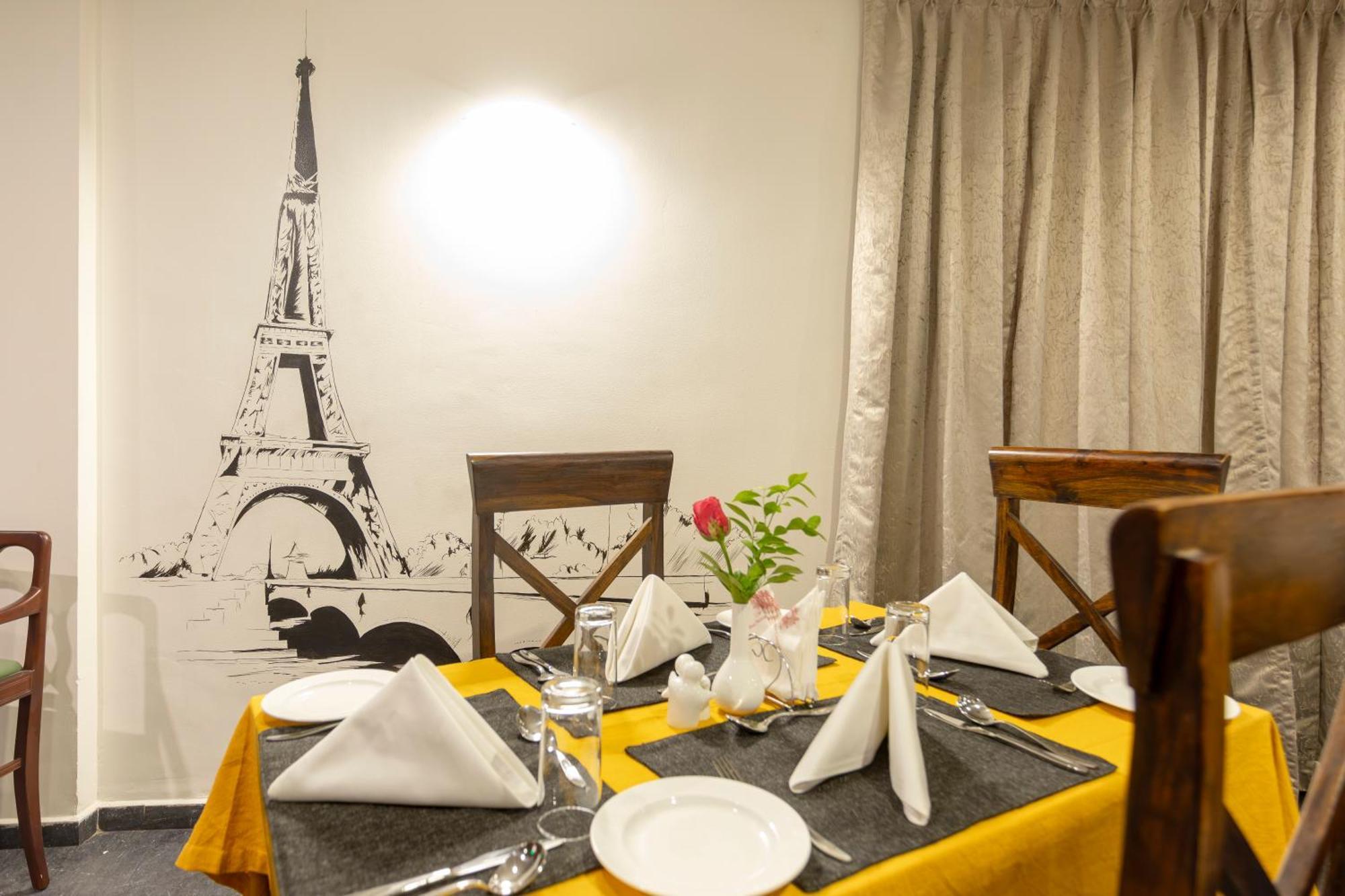 Hotel Narendra Central Muvattupuzha Dış mekan fotoğraf